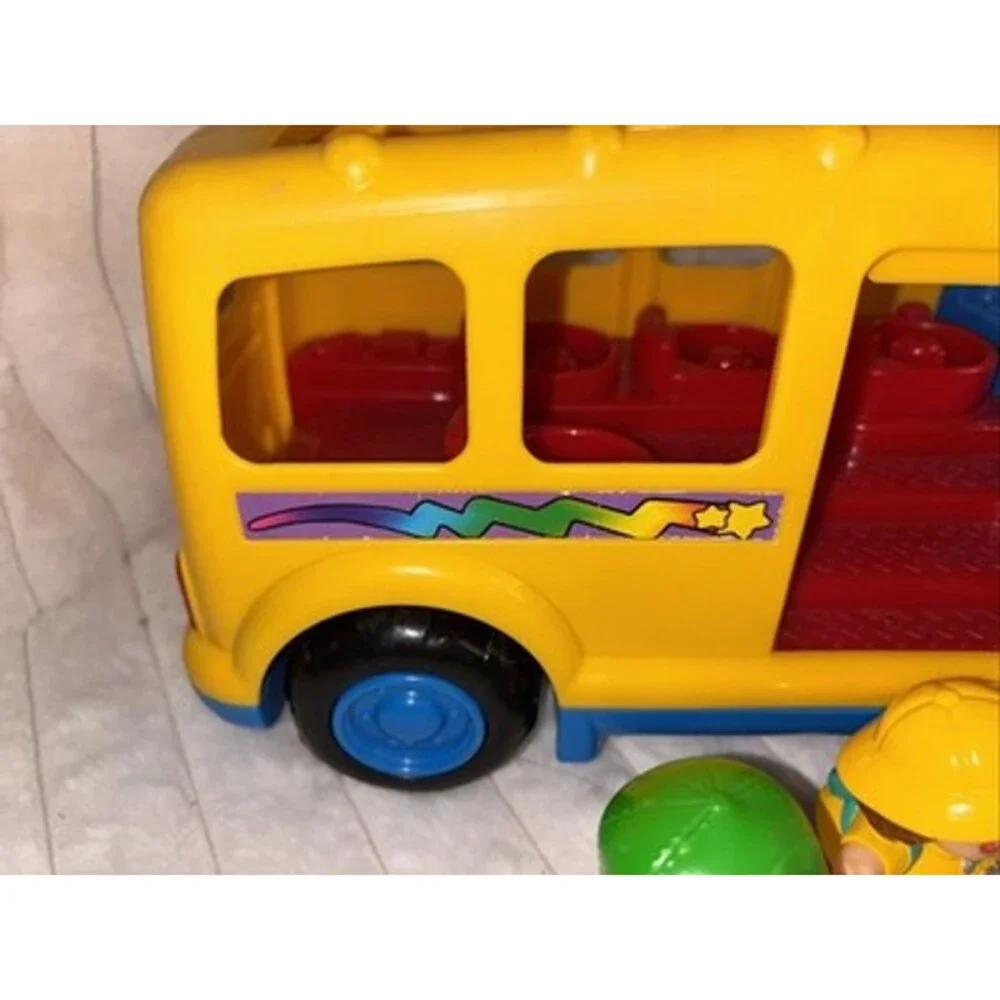 Fisher-Price Little People Yellow School Bus Set with Maggie and Town Worker